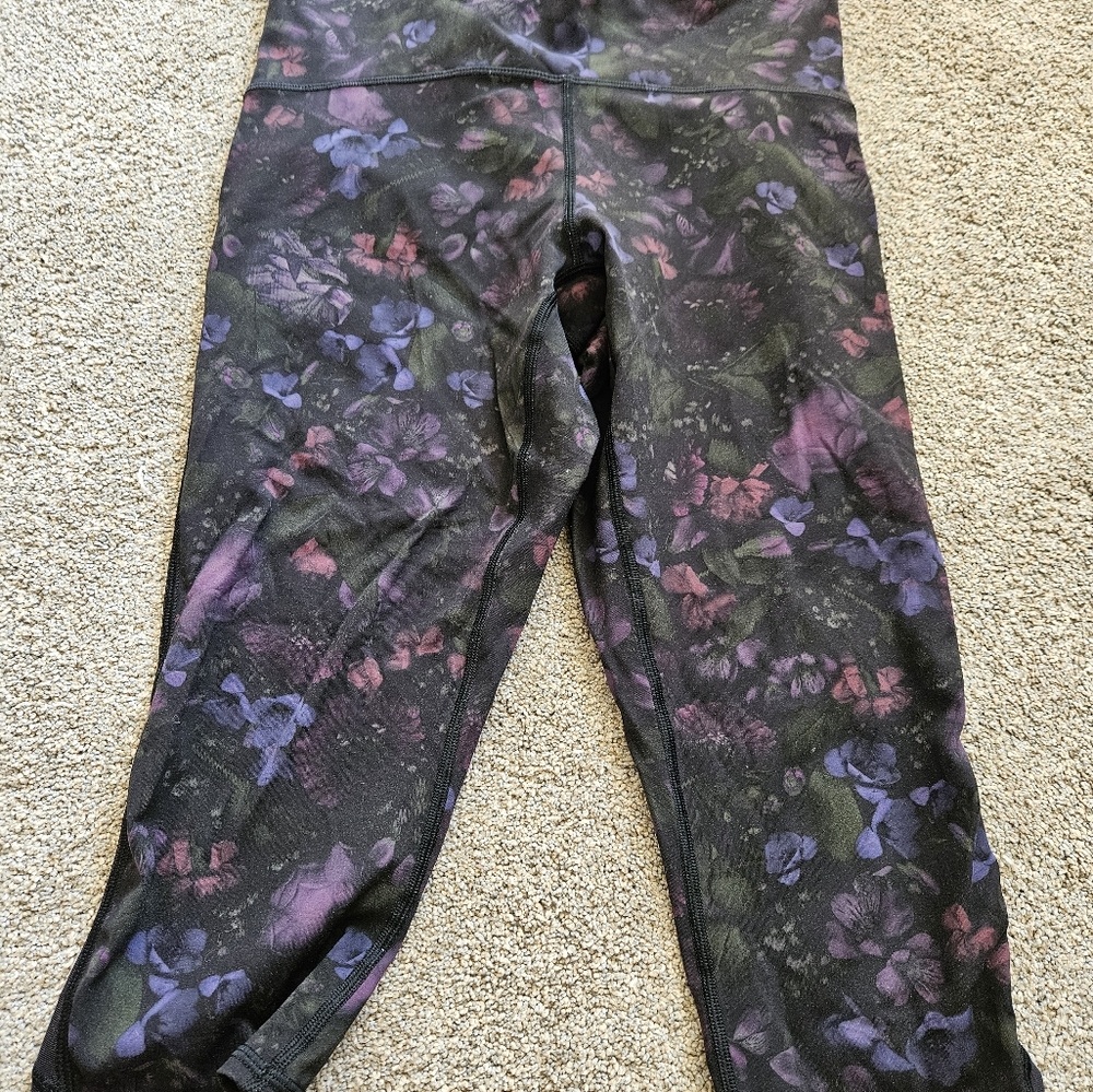 Size 8 lululemon capris